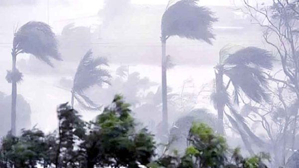 কালবৈশাখীর আঘাতের আশঙ্কা - সতর্ক নদীবন্দর