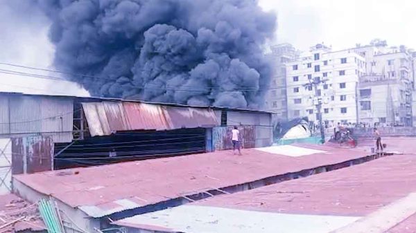 গ্যাসলাইটার কারখানায় আগুন - নিরাপত্তা নিয়ে প্রশ্ন