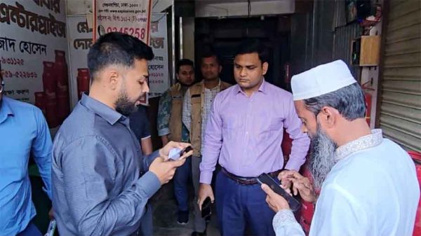 অবৈধ জ্বালানি রুখতে দোহারে ভ্রাম্যমাণ আদালতের কঠোর পদক্ষেপ