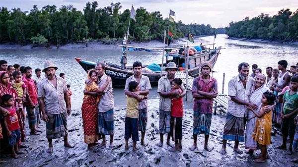 সুন্দরবনের দস্যুদের মুক্তিপণ দিয়ে ফিরলেন ছয় জেলে